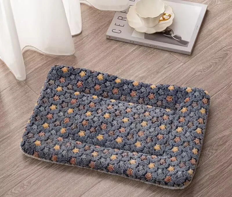 Thickened Dog Bed Mat Soft Pet Sleeping Mat for Dogs Cats Winter Warm Pet Blanket
